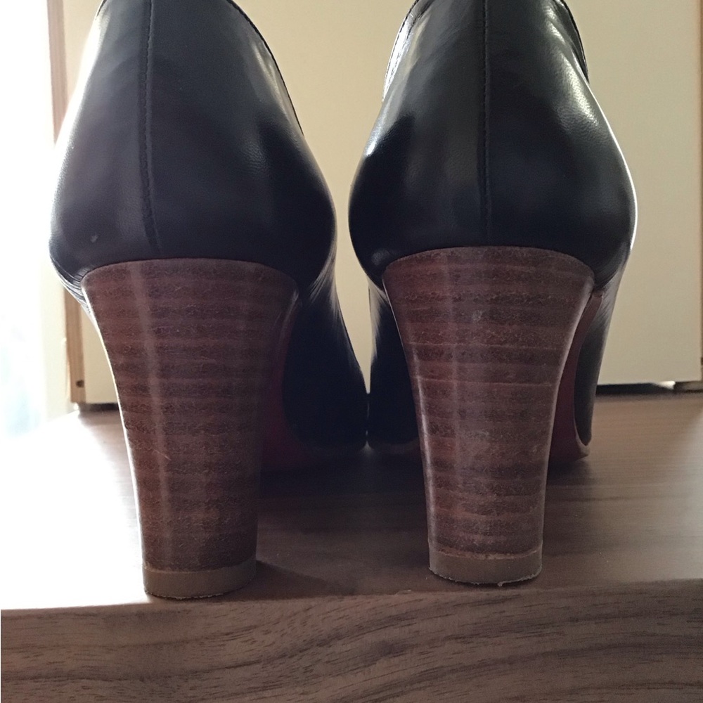 Christian Louboutin Classic Black Heels - Picture 4 of 4